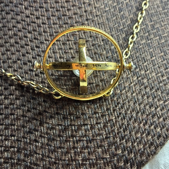 Harry Potter Time Turner Necklace like new - Picture 5 of 8
